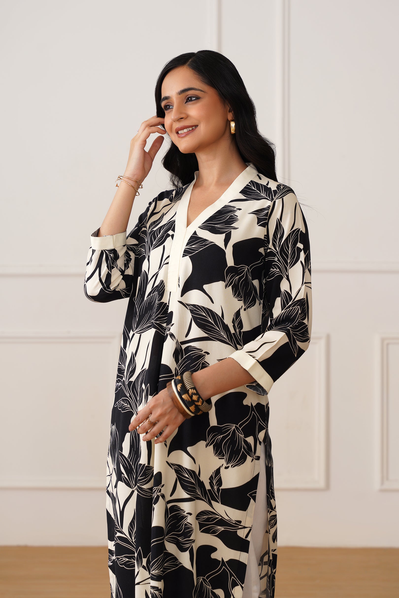 V-Neck Kurti – Soft Rayon