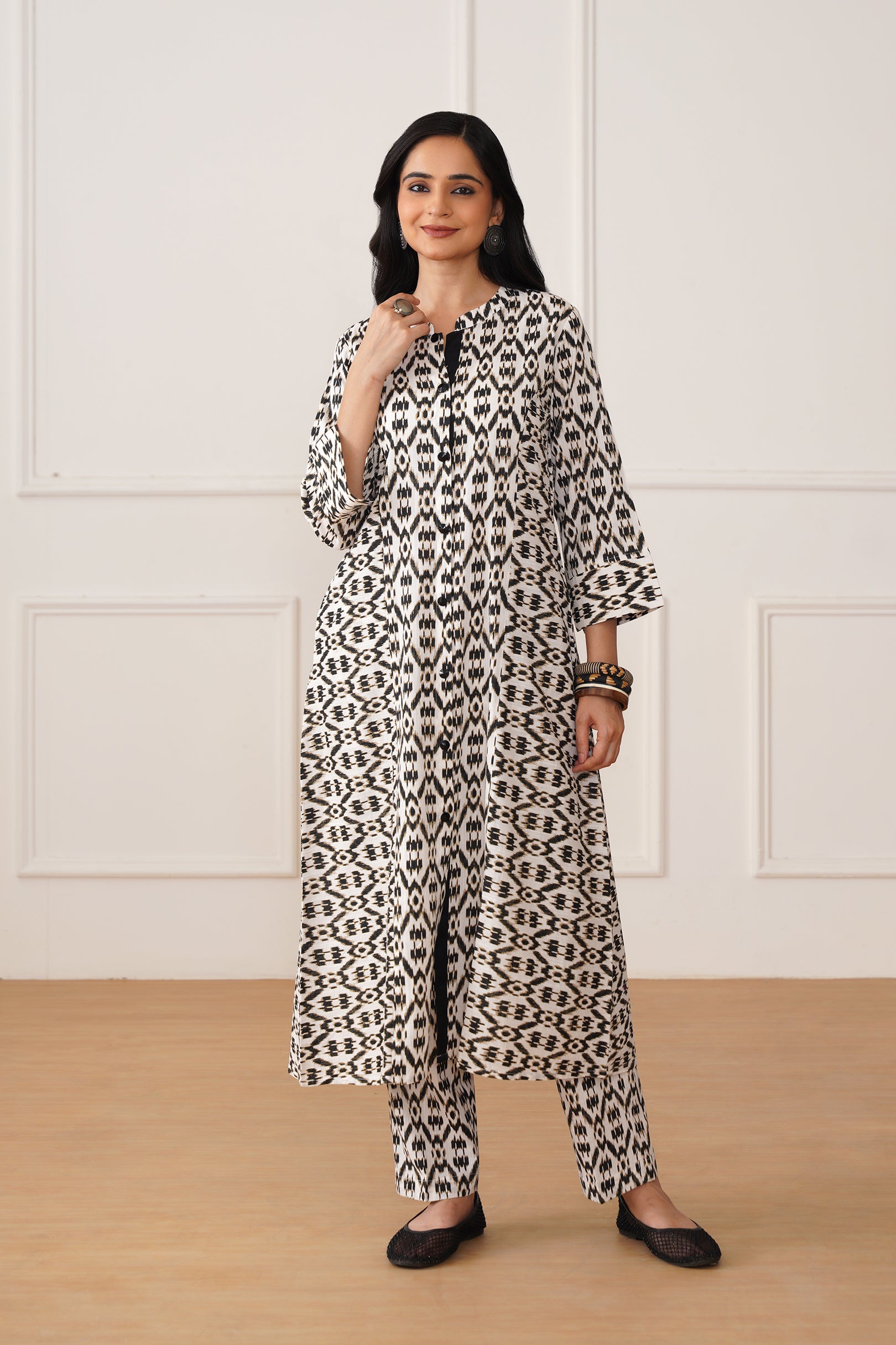 Elegant Cotton Kurti Set with Smart Chinese Collar