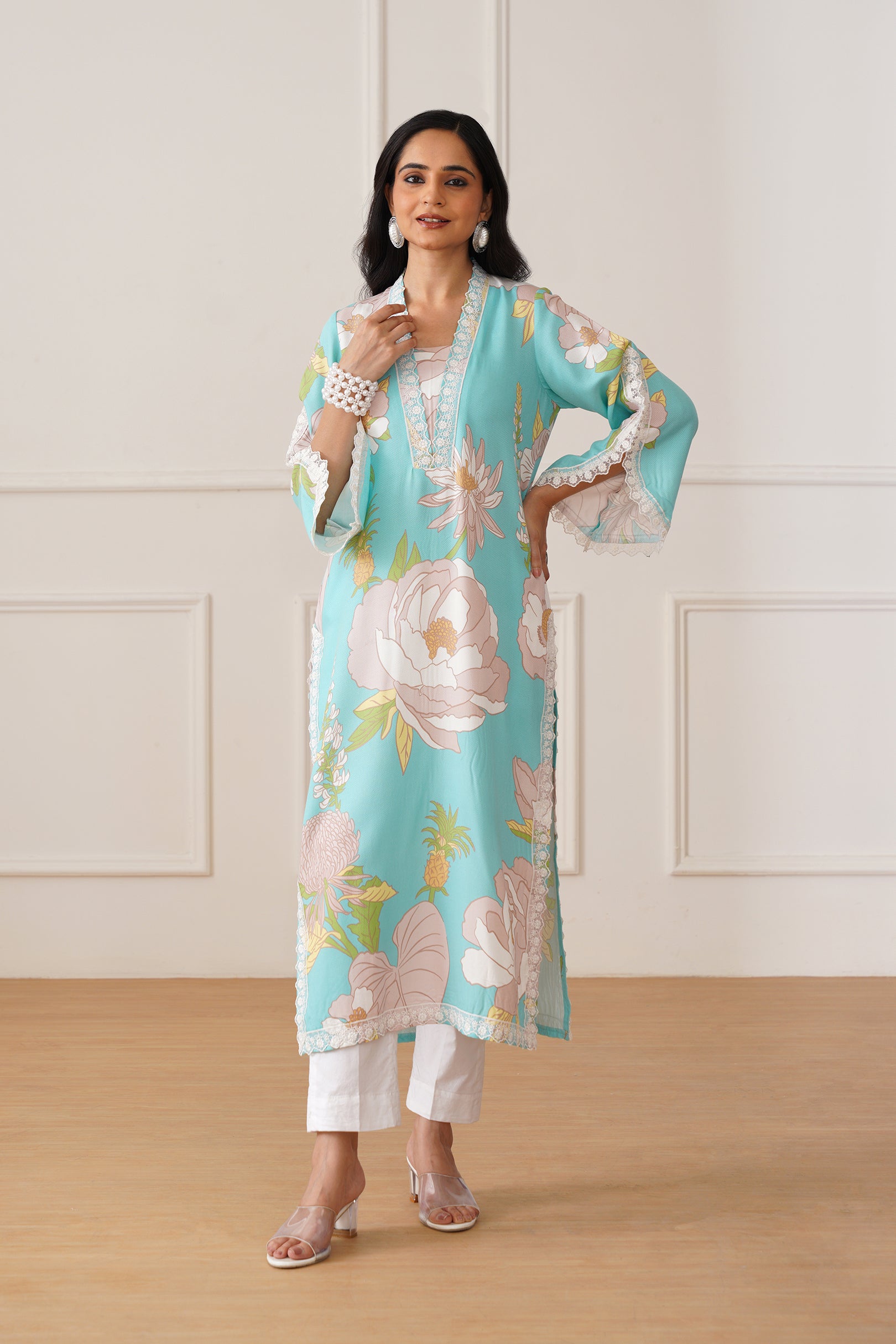 Kaftan V-Neck with Lace