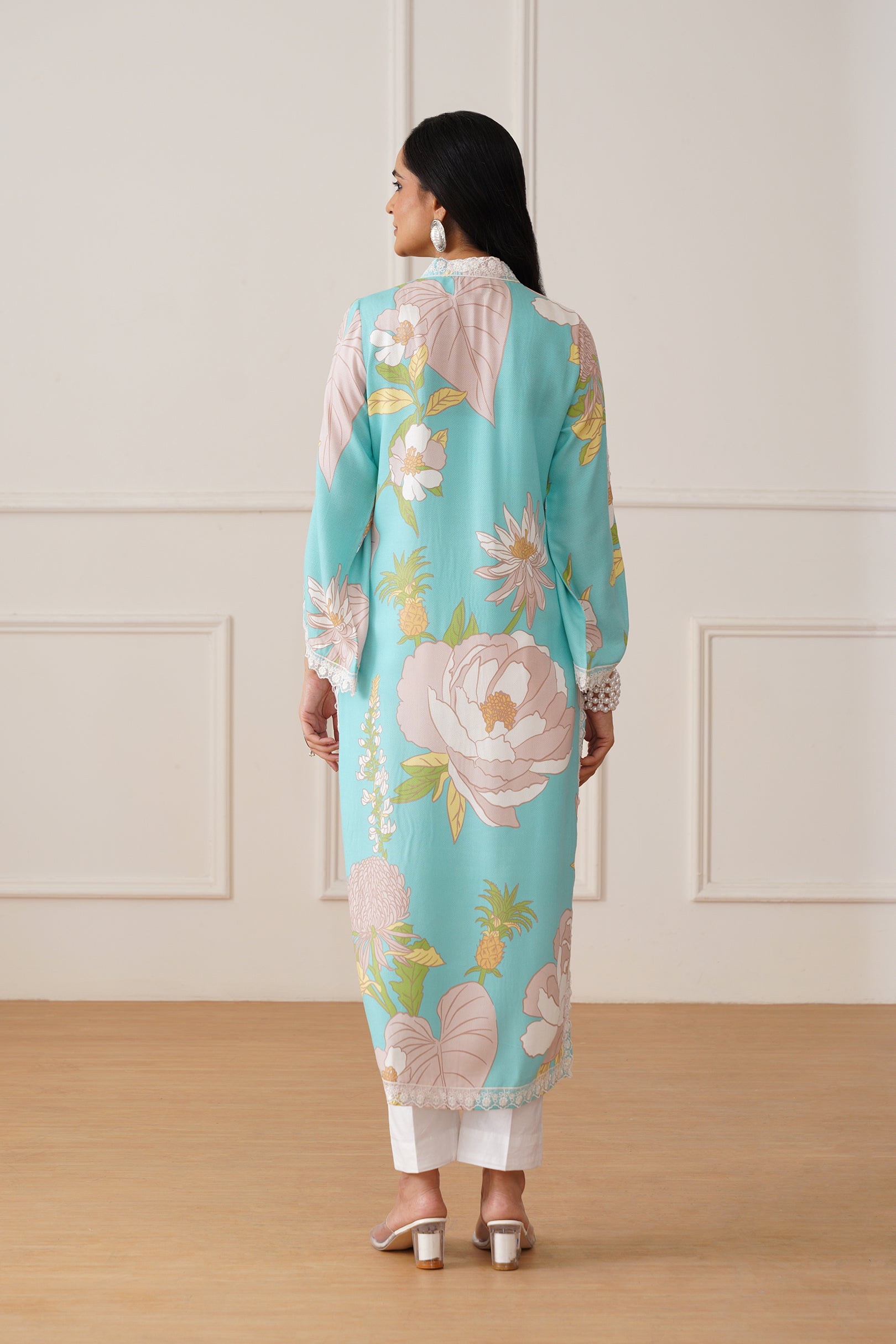 Kaftan V-Neck with Lace