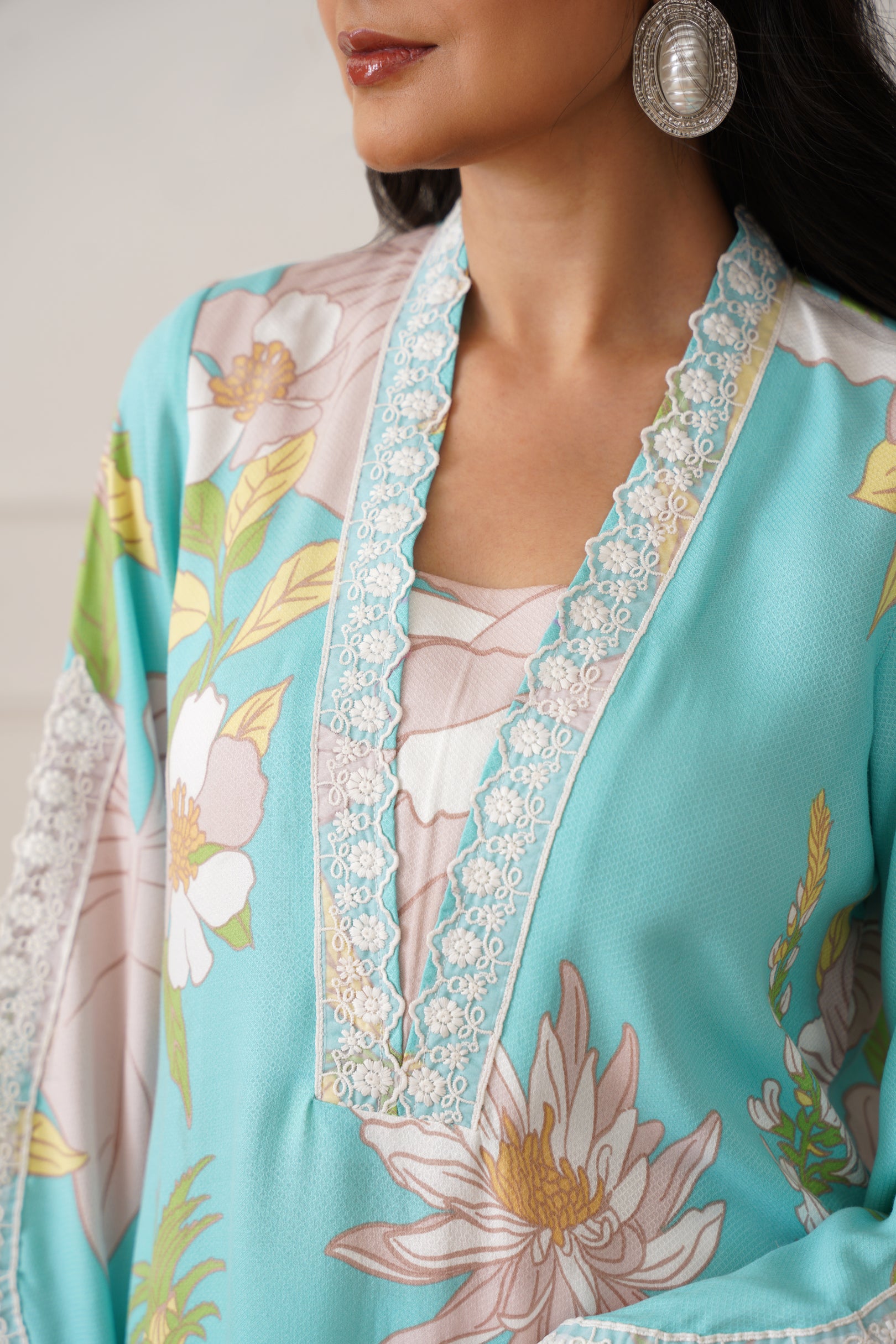Kaftan V-Neck with Lace