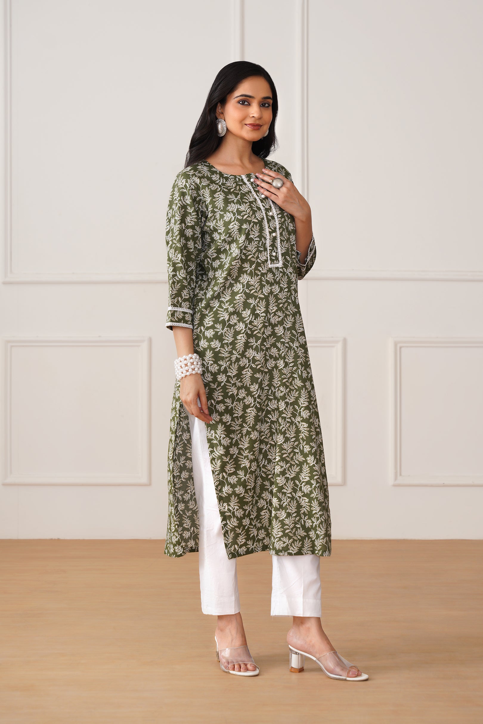 Neckline Kurti – Soft Rayon