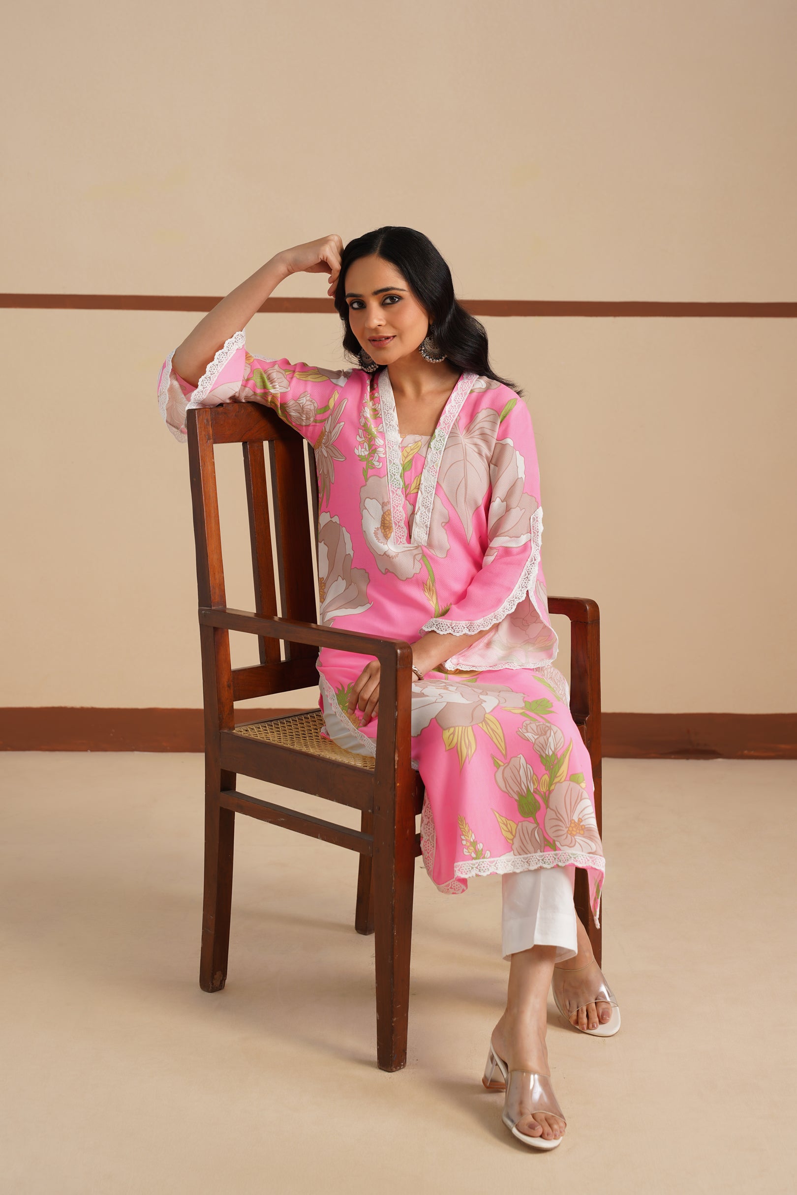 Kaftan V-Neck with Lace