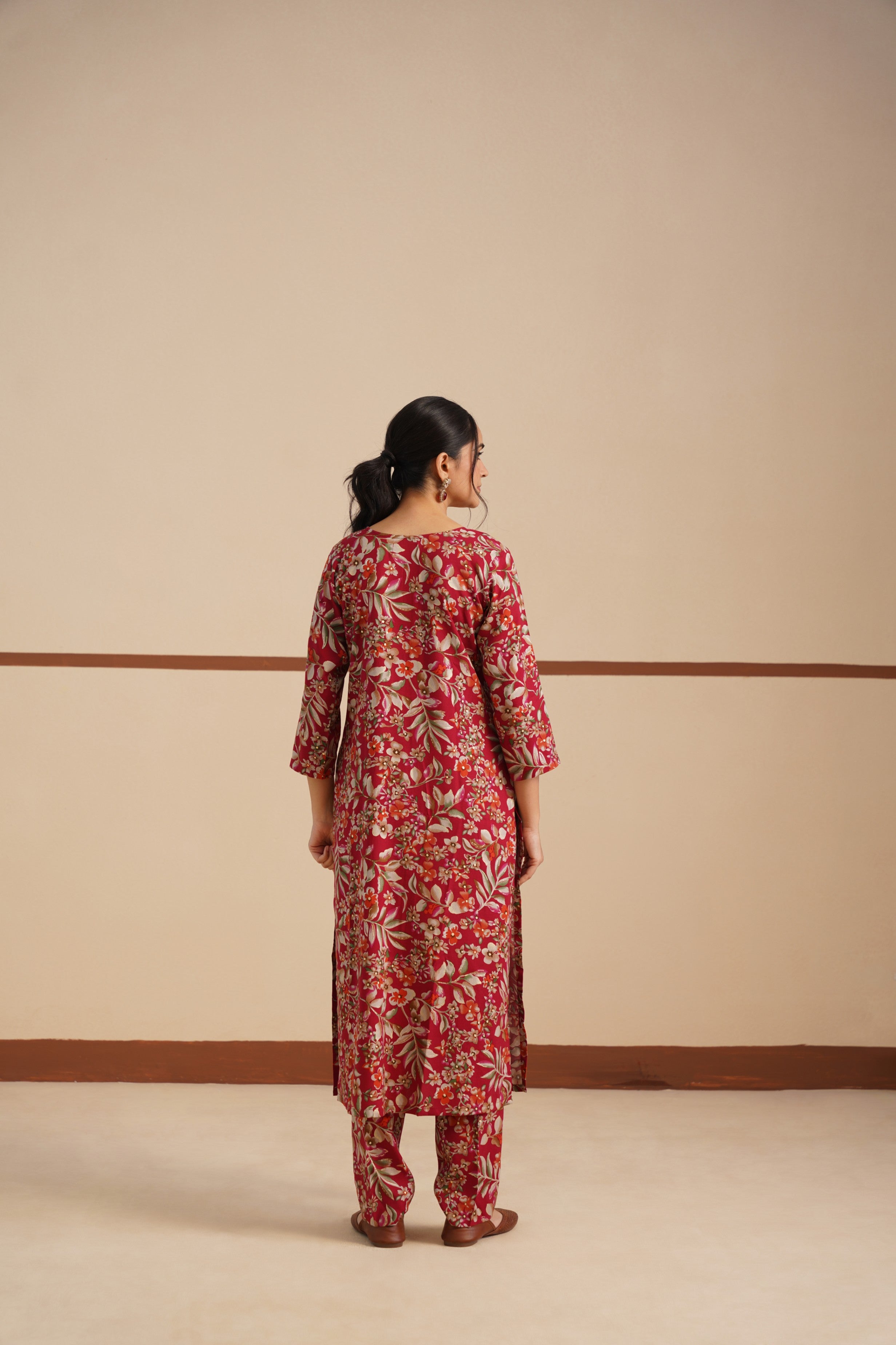 Maroon V-Neck Kurti Set in Rayon Silk