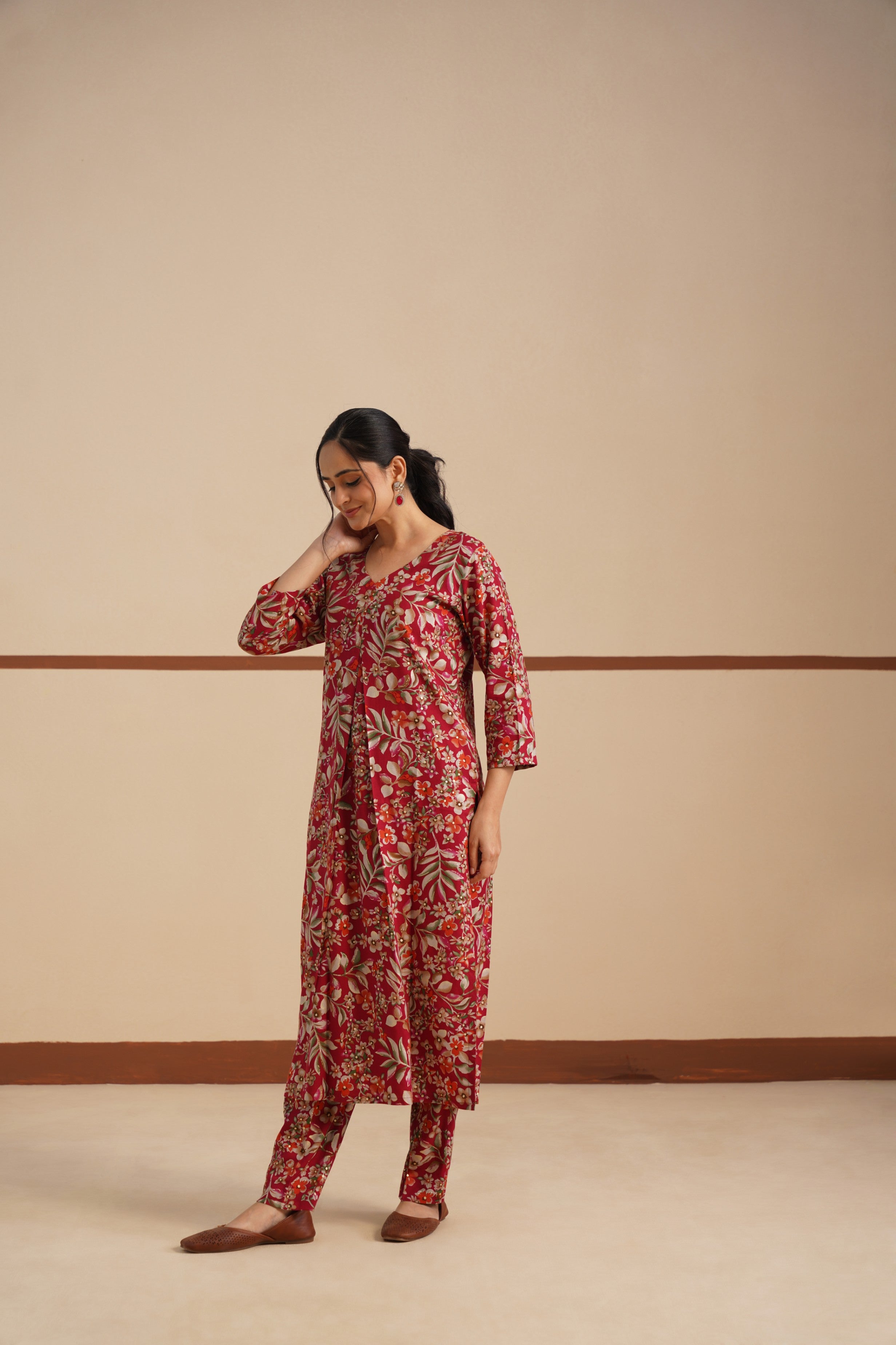 Maroon V-Neck Kurti Set in Rayon Silk
