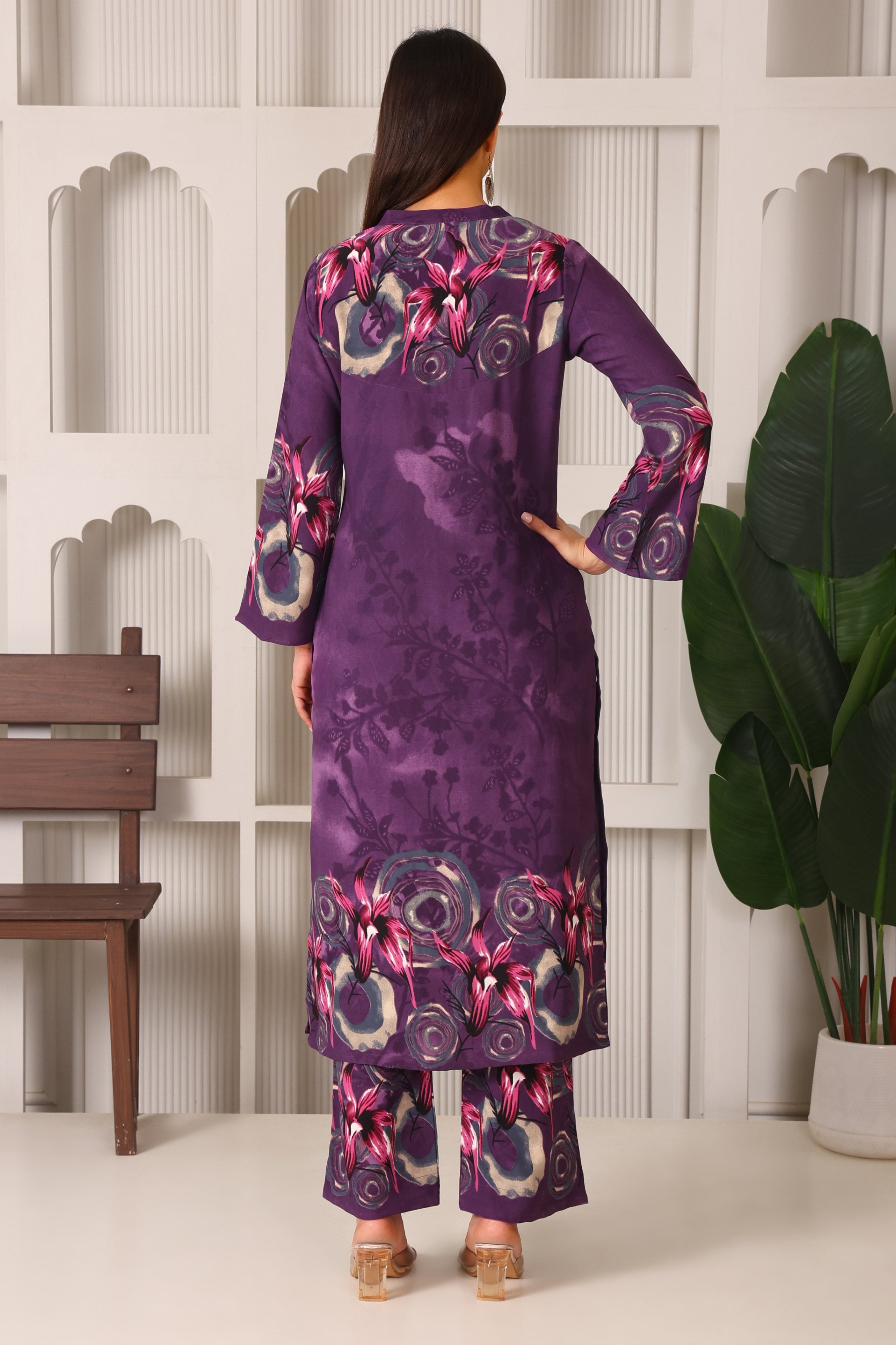 Effortless Style Crepe Kurta Set with Mandarin Collar