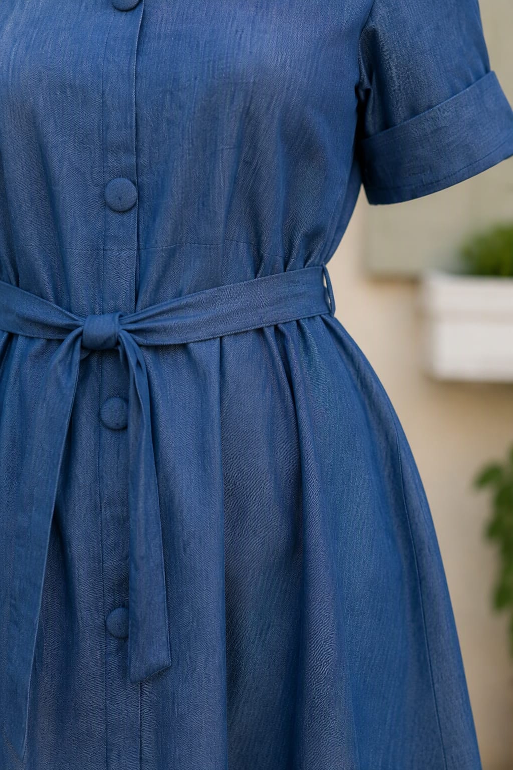 Graceful and Comfortable Denim Midi with Belt Style