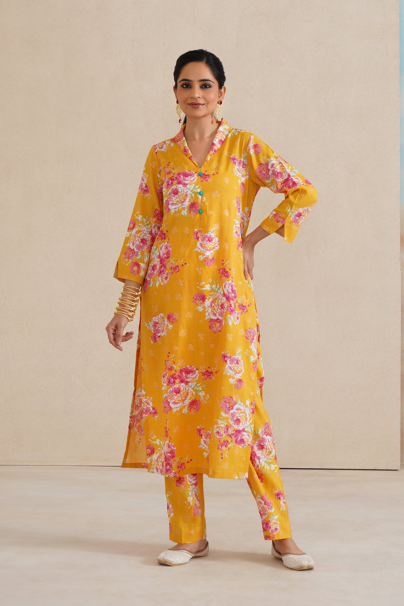 Classic Cotton Kurti Set Featuring a Stylish Chinese Collar