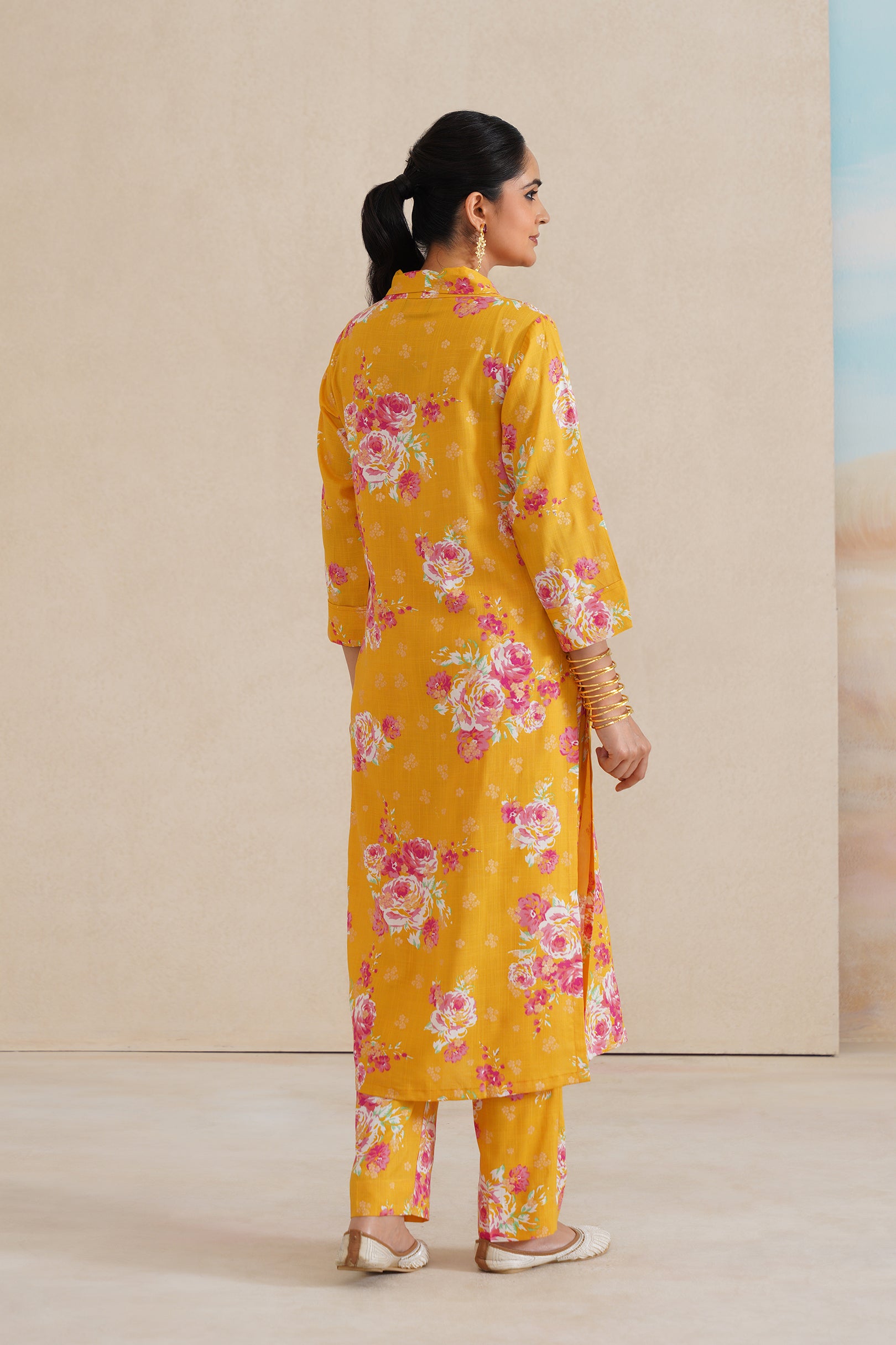 Classic Cotton Kurti Set Featuring a Stylish Chinese Collar