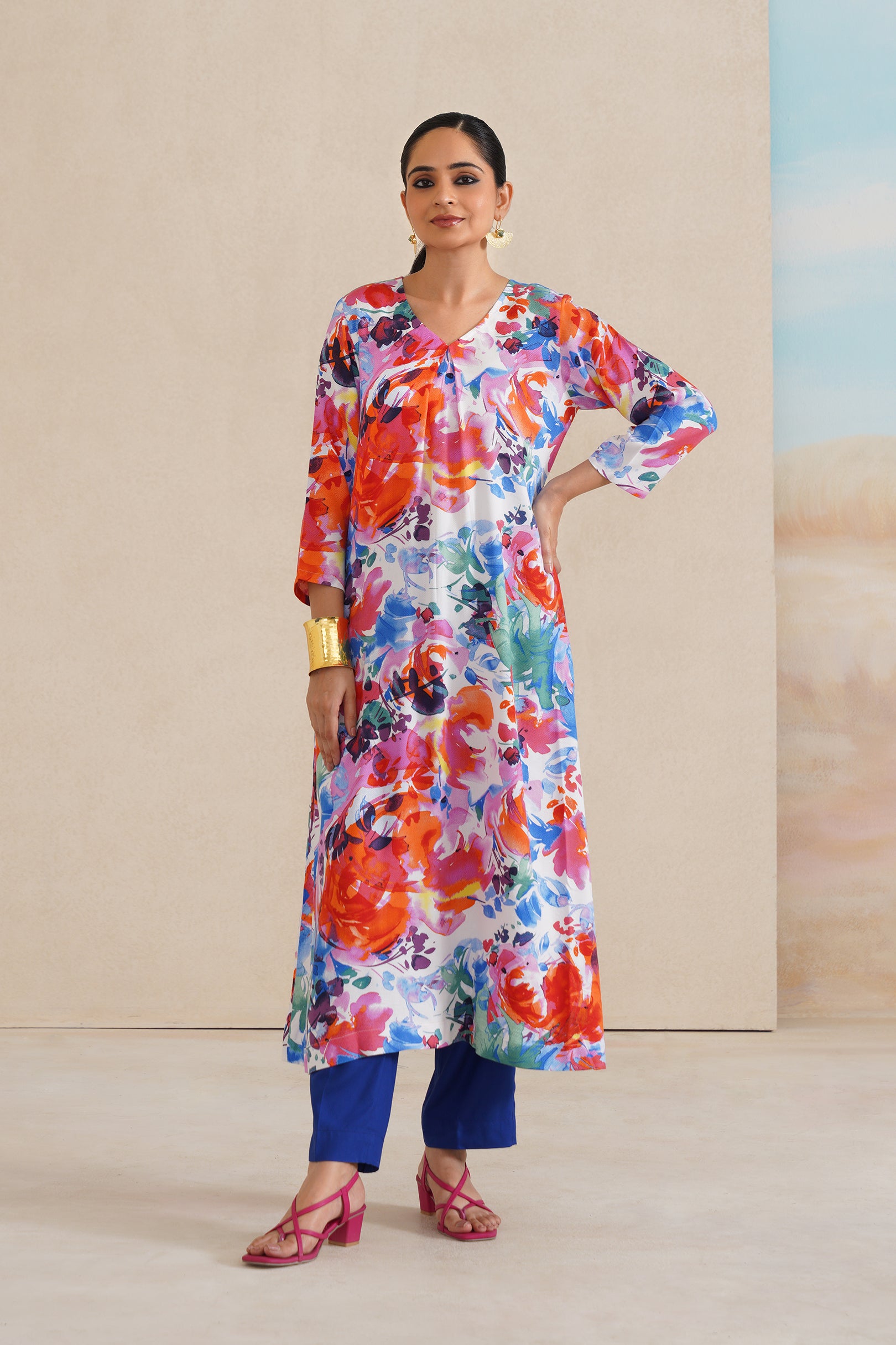 Rangoli V-Neck Kurti in Dobi Fabric