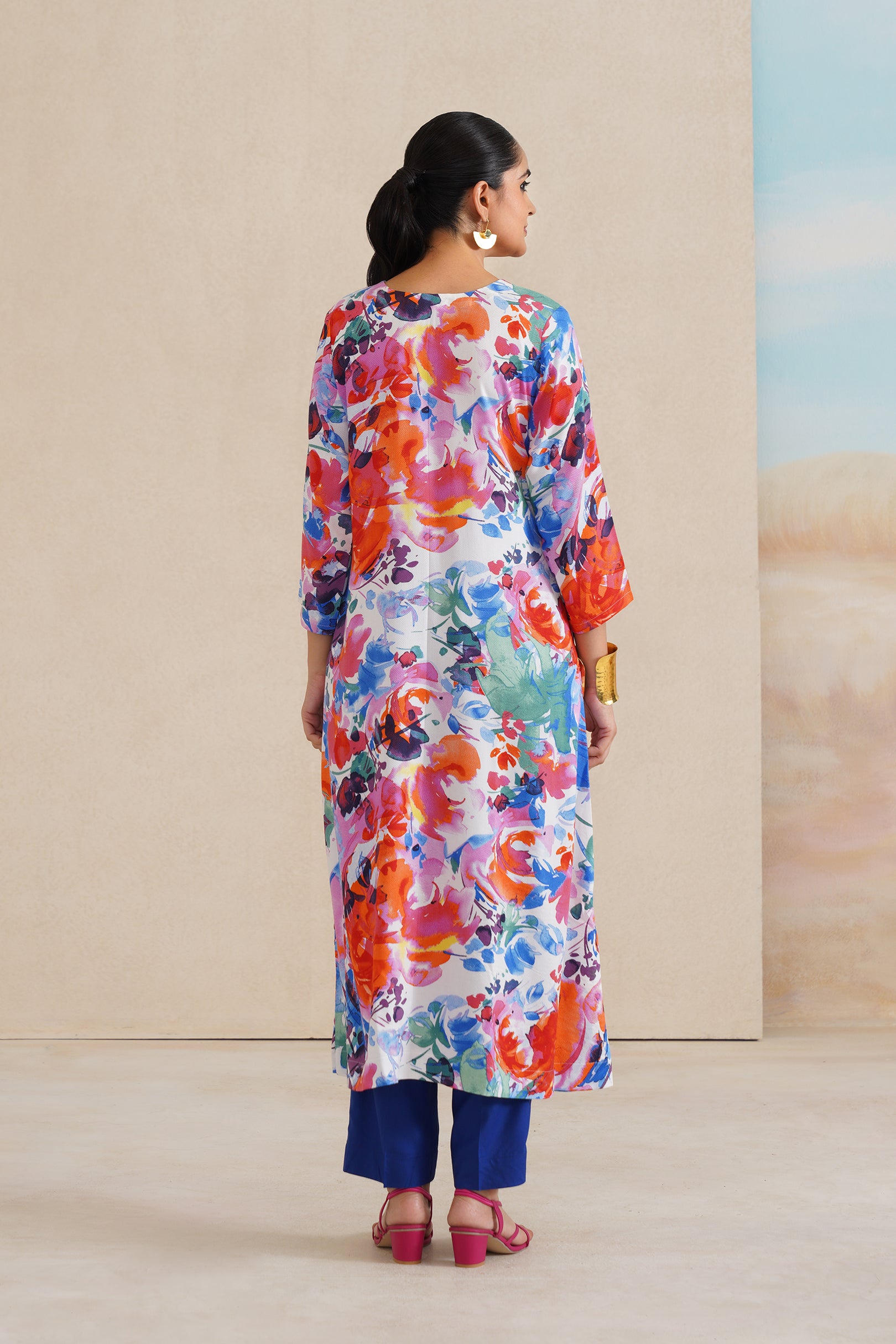 Rangoli V-Neck Kurti in Dobi Fabric