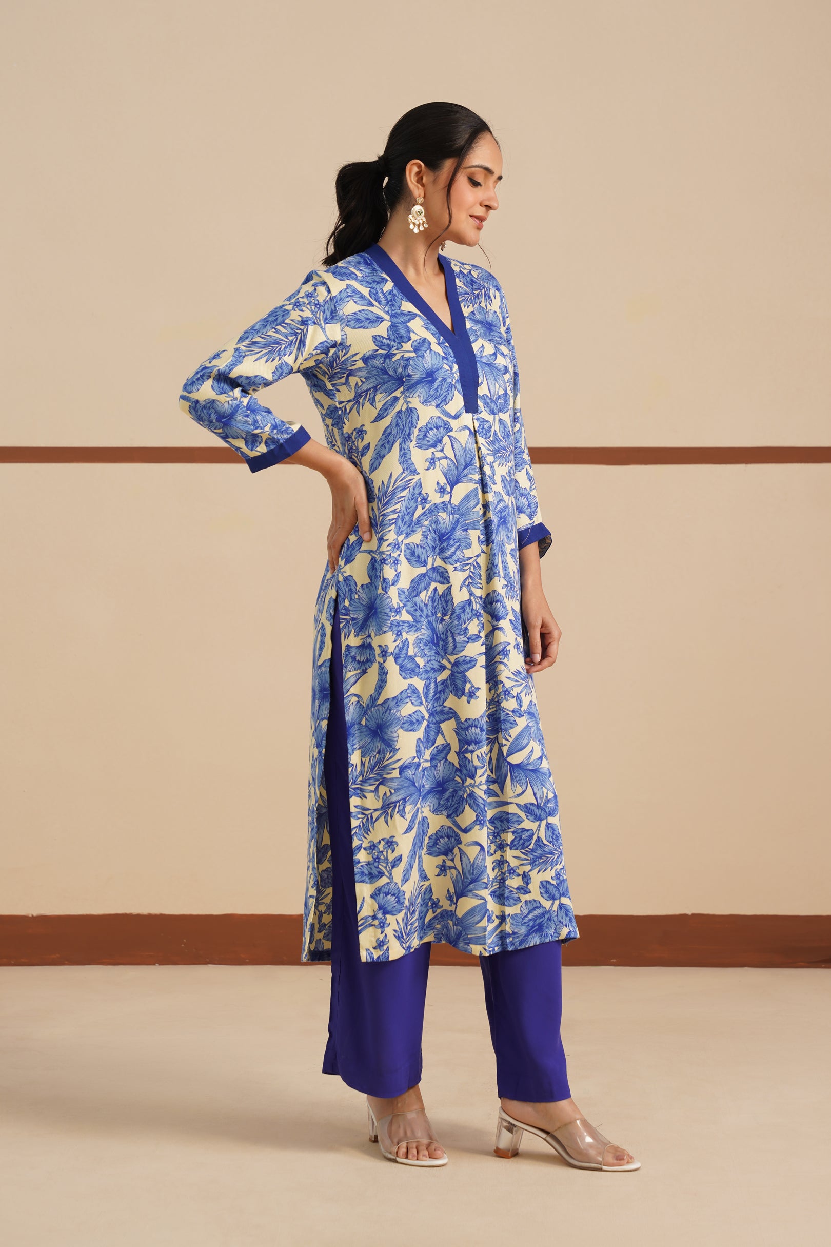 V-Neck Kurti – Soft Rayon