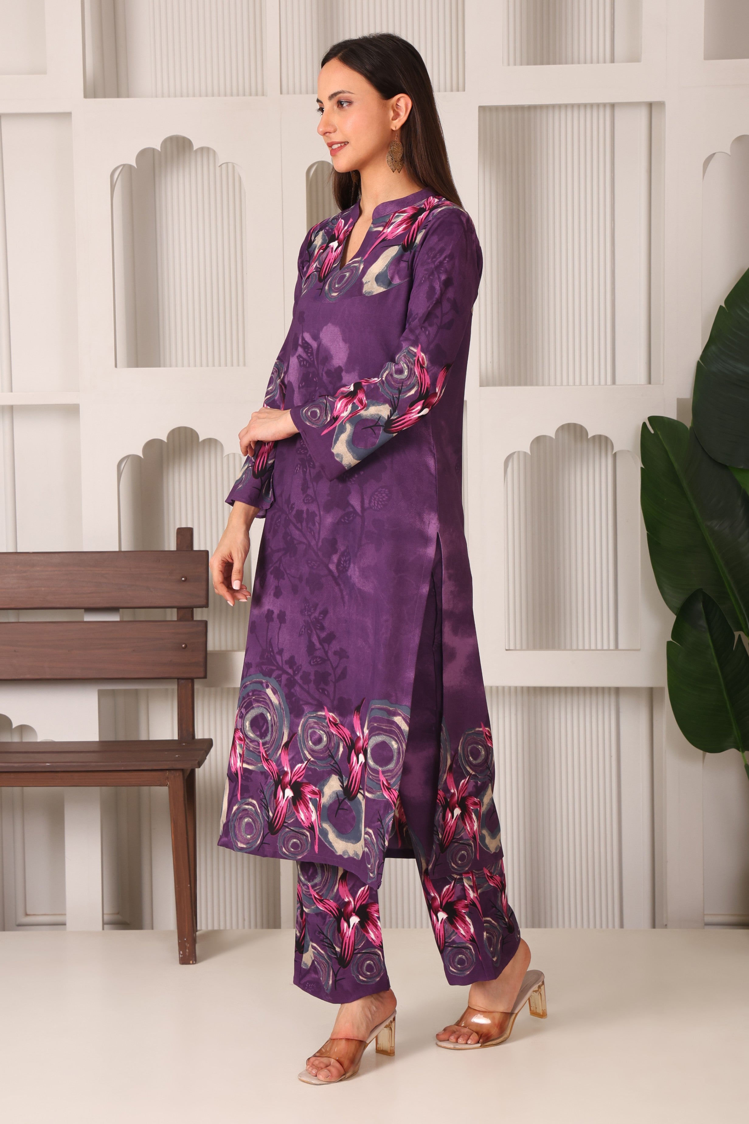 Effortless Style Crepe Kurta Set with Mandarin Collar