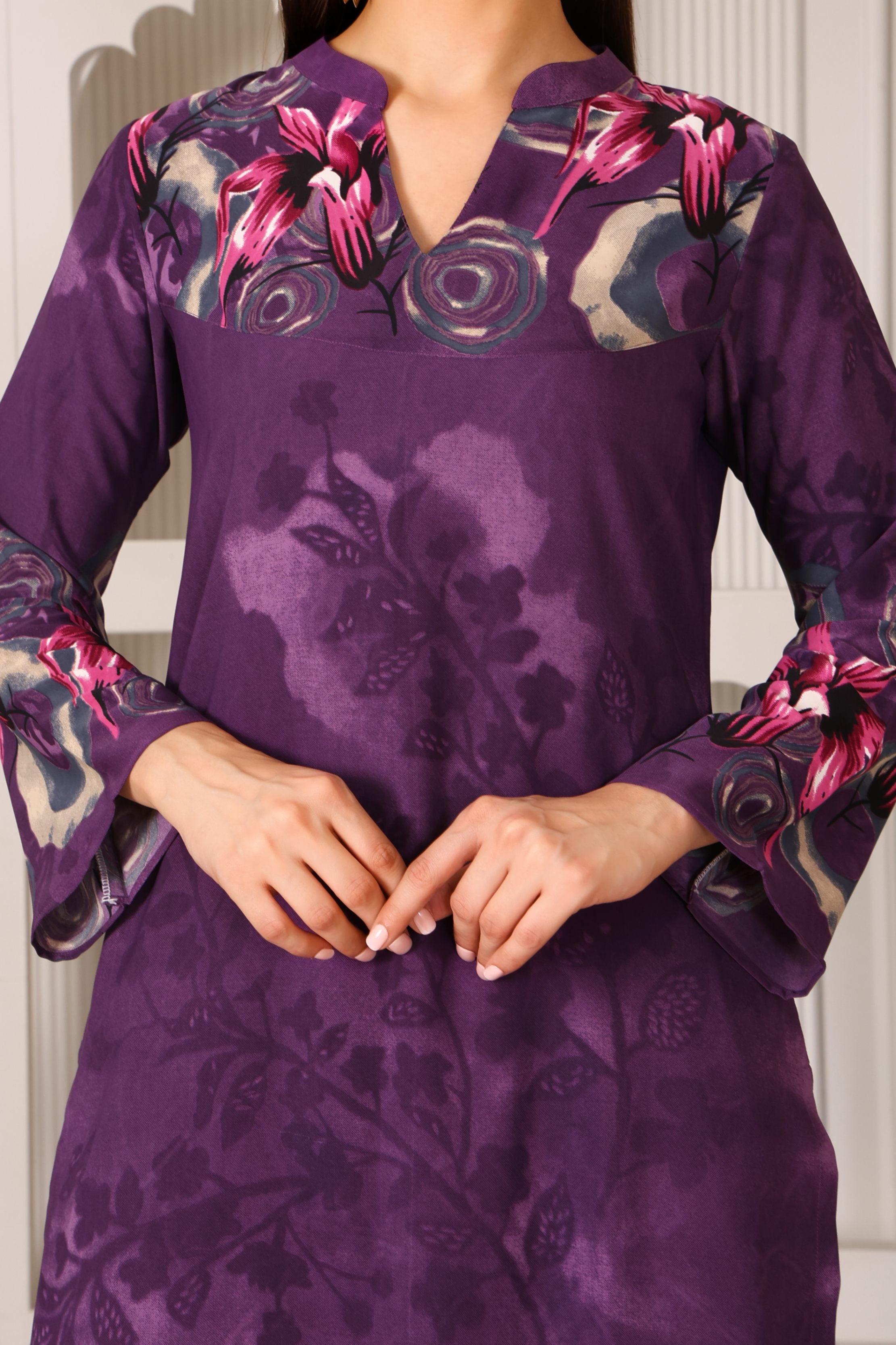 Effortless Style Crepe Kurta Set with Mandarin Collar